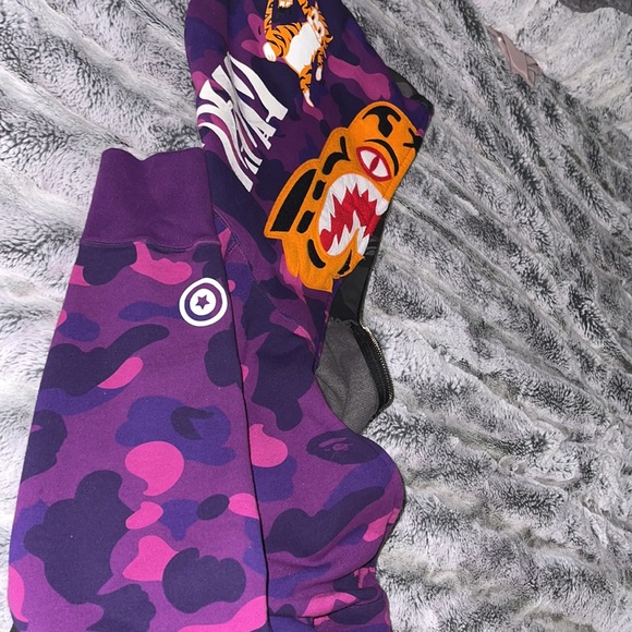 ORIGINAL BAPE SPLIT CAMO ZIP UP WITH FACE MASK! - Picture 5 of 7